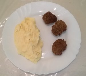 Krumplipüré fasírttal