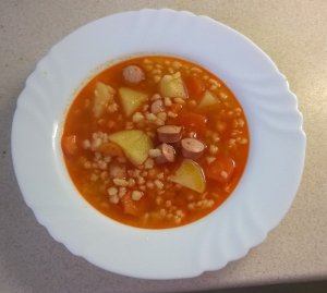 Zöldséges tarhonyaleves
