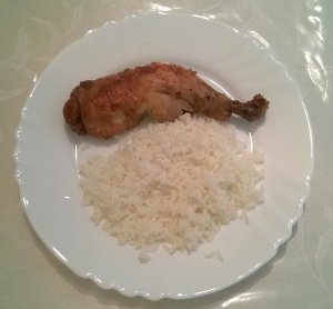 sült csirkecomb rizzsel