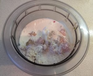 Hozzáadom a tejszínt