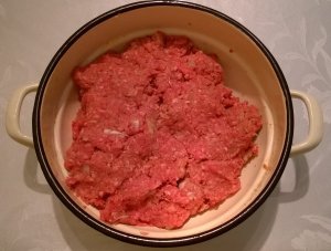 Nyers hamburgerhús