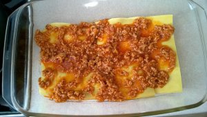 Tésztát és  újra húst rakok rá